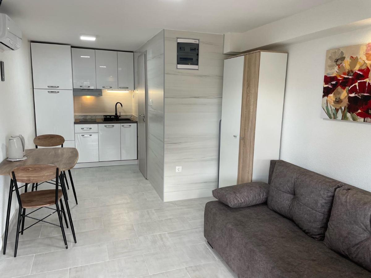 Lory Apartmani ดรามัลย์ ภายนอก รูปภาพ