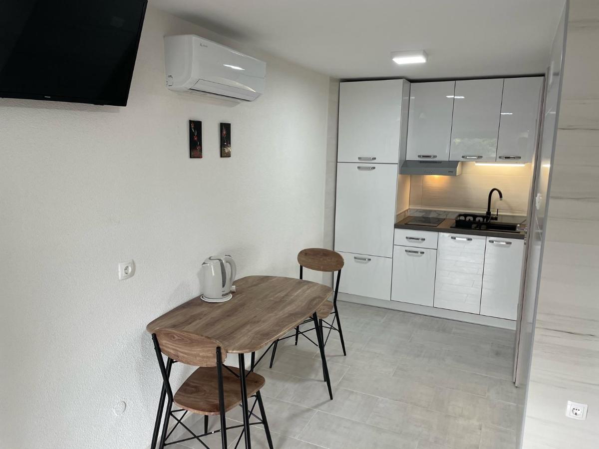 Lory Apartmani ดรามัลย์ ภายนอก รูปภาพ
