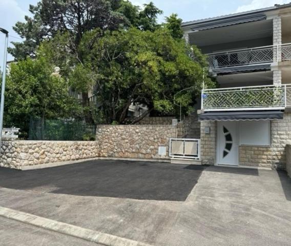 Lory Apartmani ดรามัลย์ ภายนอก รูปภาพ